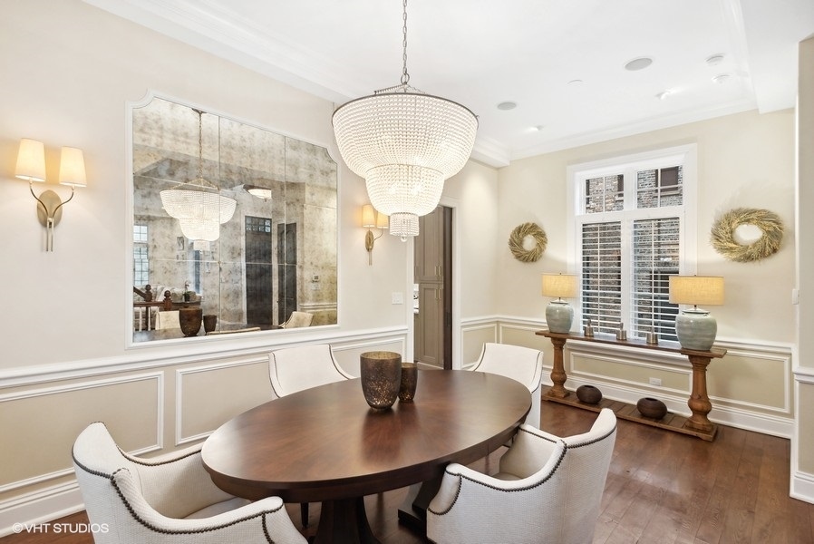 2306 N Southport Avenue