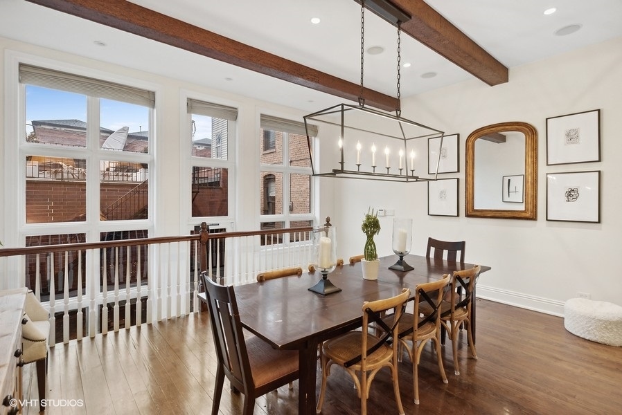 2306 N Southport Avenue