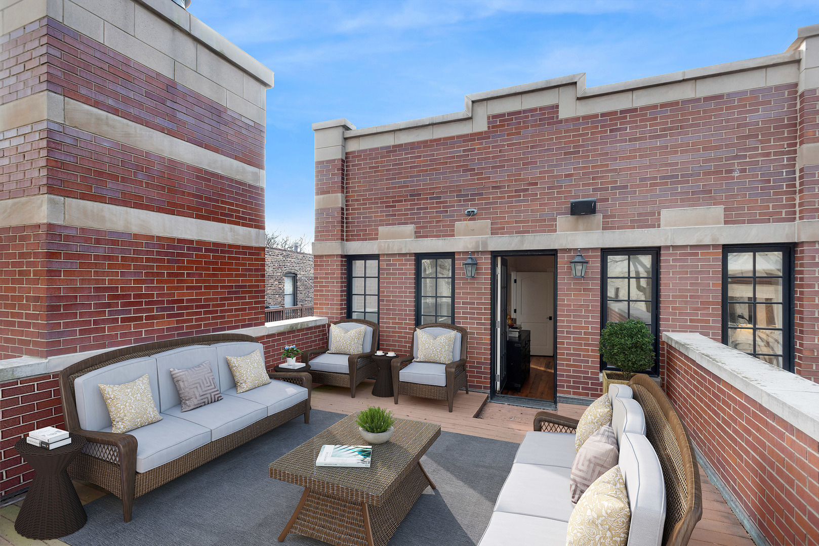 2306 N Southport Avenue