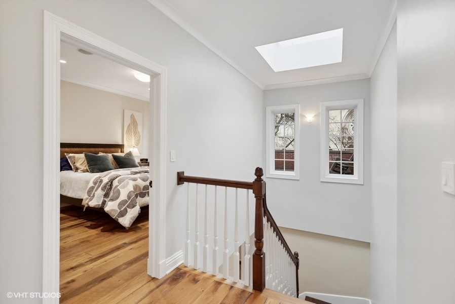 2306 N Southport Avenue