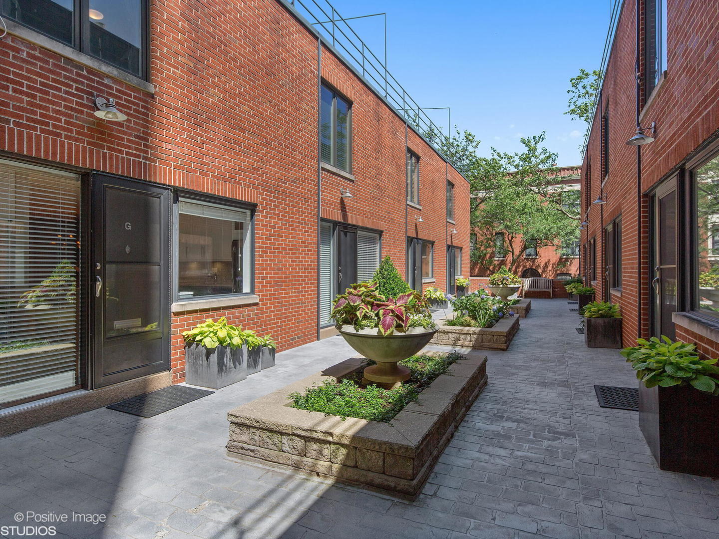 205 W EUGENIE Street Unit: G