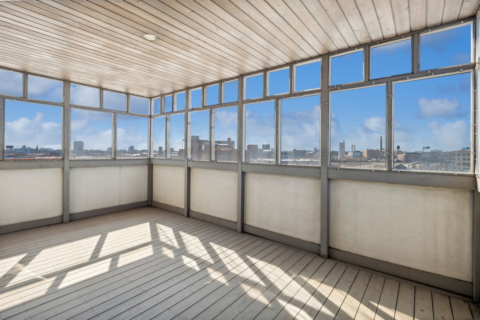 2036 N MAGNOLIA Avenue