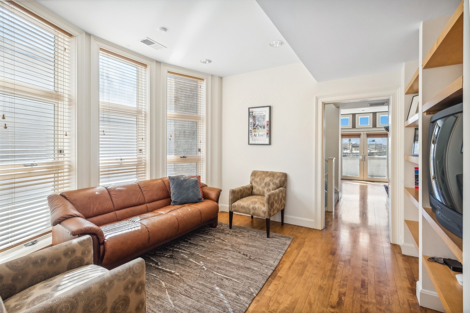 2036 N MAGNOLIA Avenue