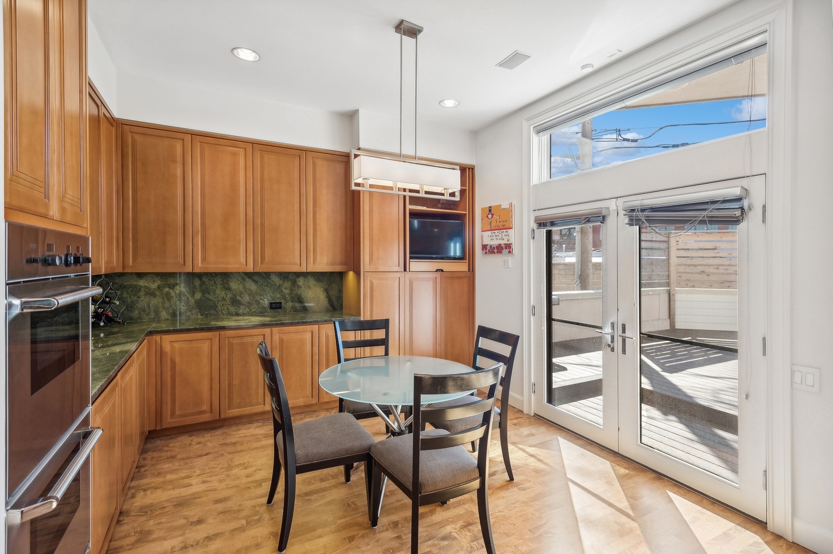 2036 N MAGNOLIA Avenue