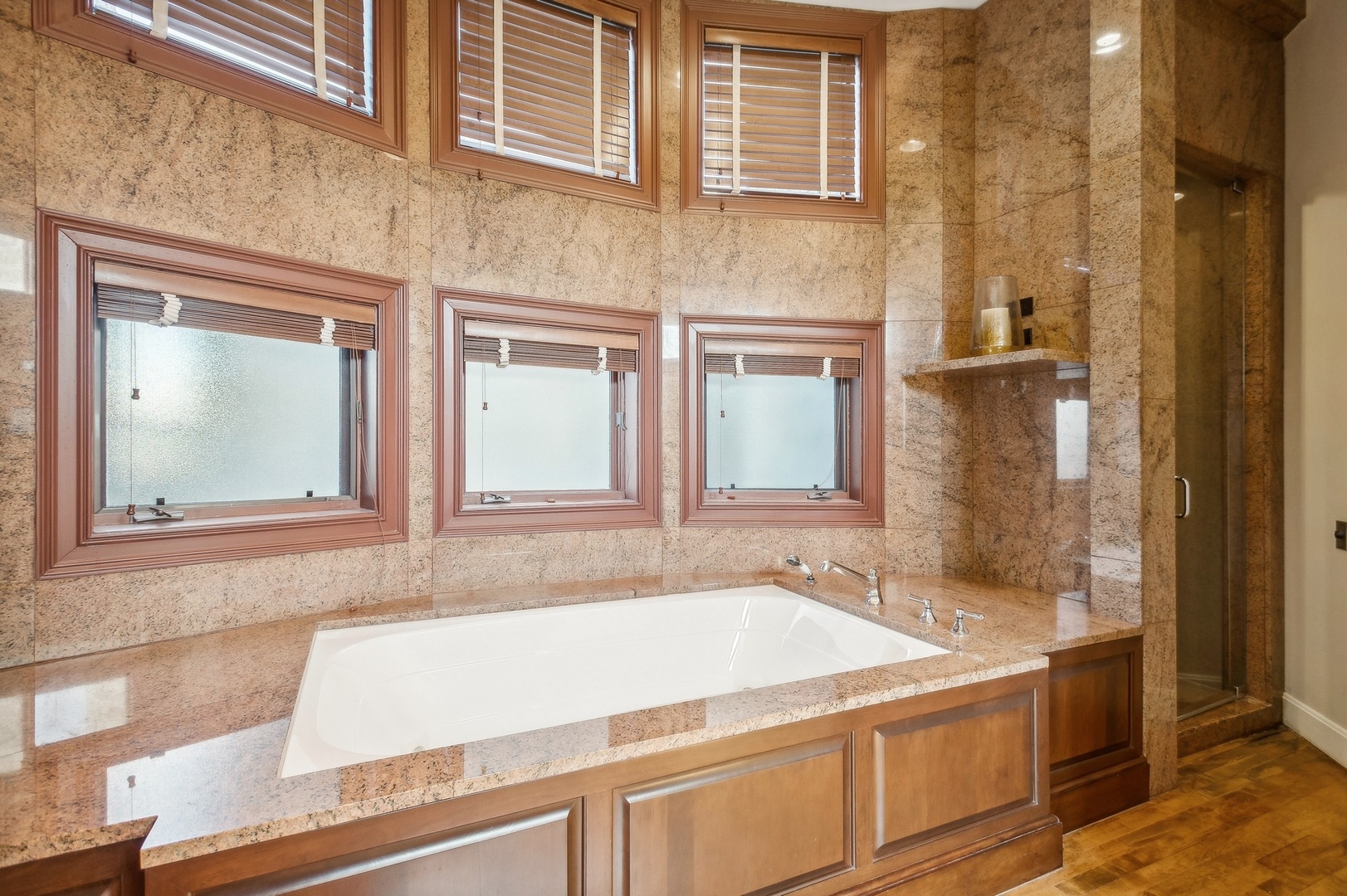 2036 N MAGNOLIA Avenue