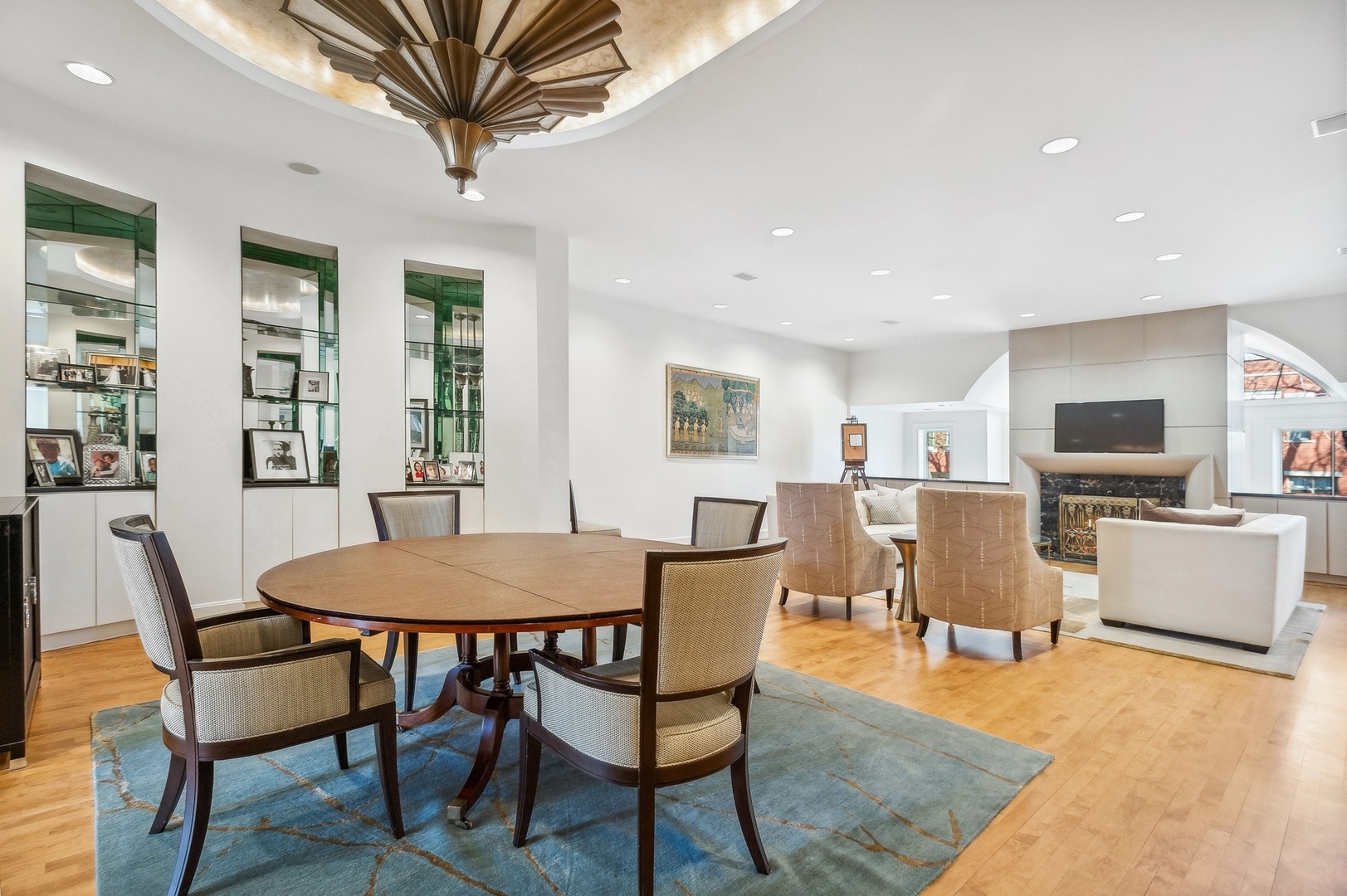 2036 N MAGNOLIA Avenue