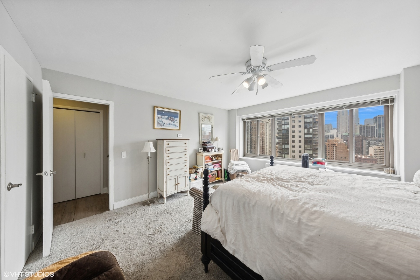 1350 N Lake Shore Drive Unit: 2209S