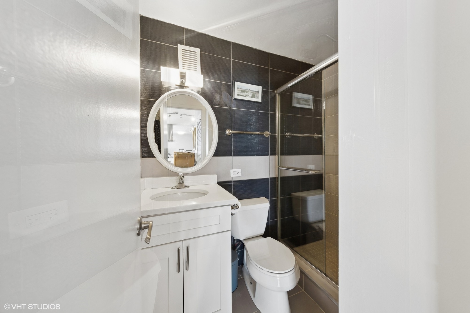 1350 N Lake Shore Drive Unit: 2209S