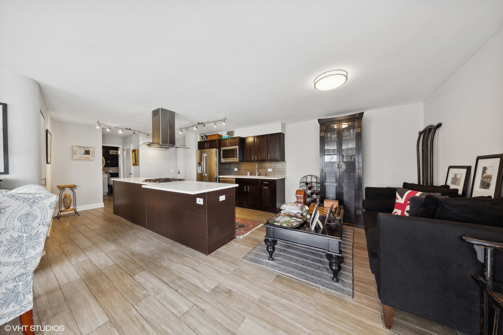 1350 N Lake Shore Drive Unit: 2209S