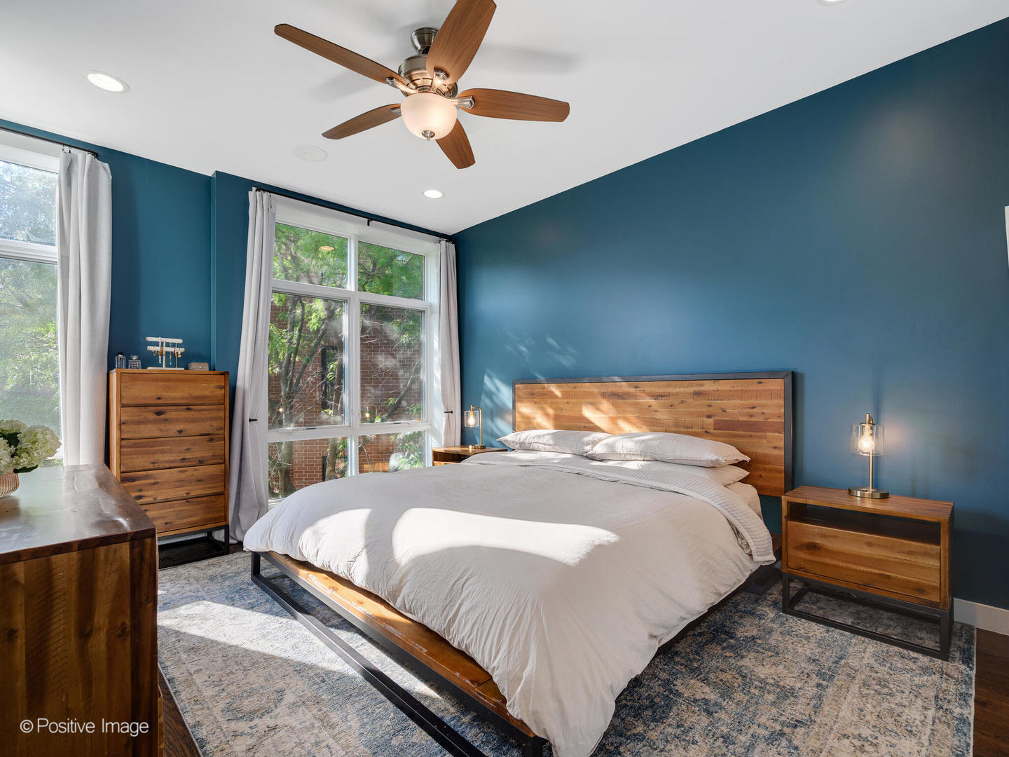 2823 N OAKLEY Avenue Unit: C