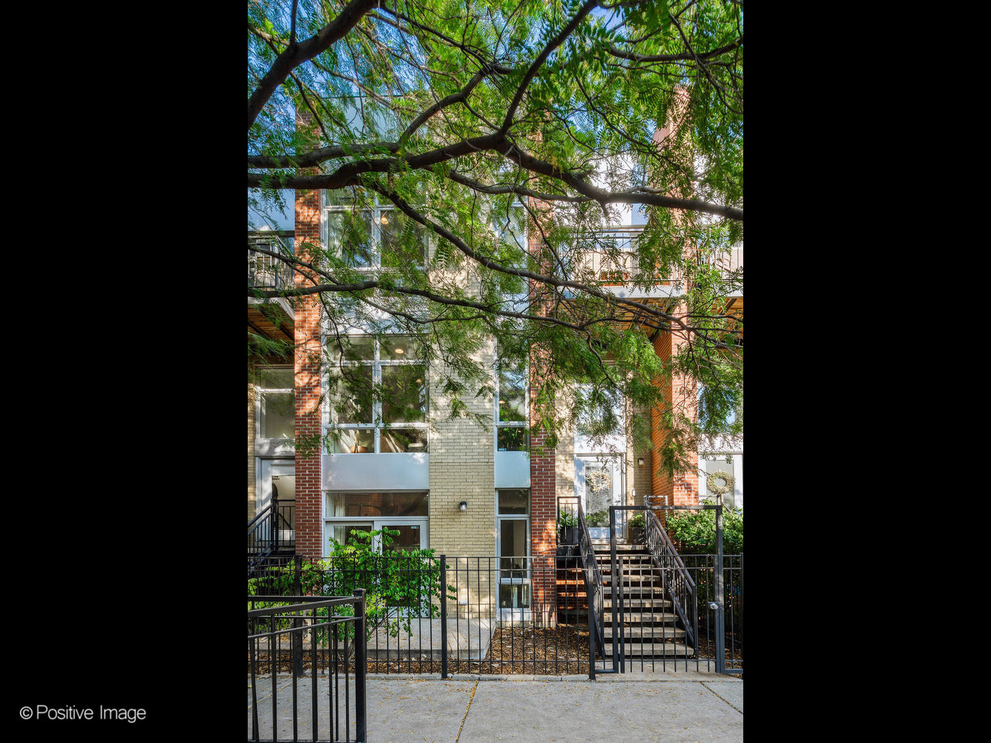 2823 N OAKLEY Avenue Unit: C