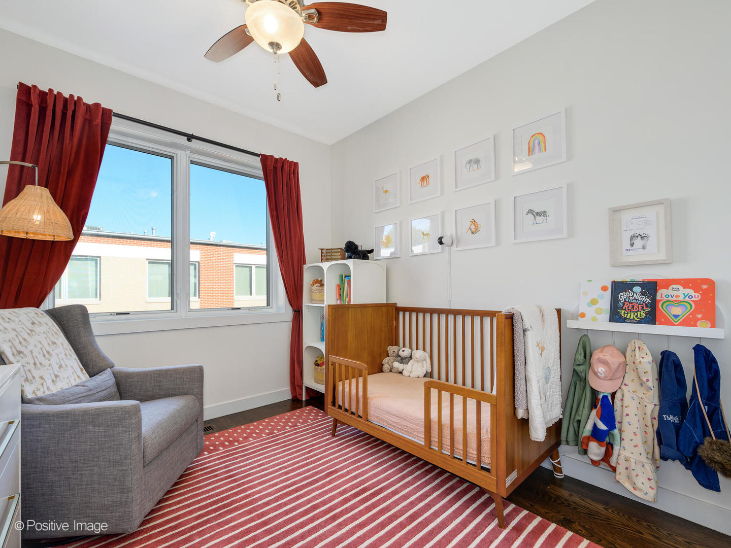 2823 N OAKLEY Avenue Unit: C