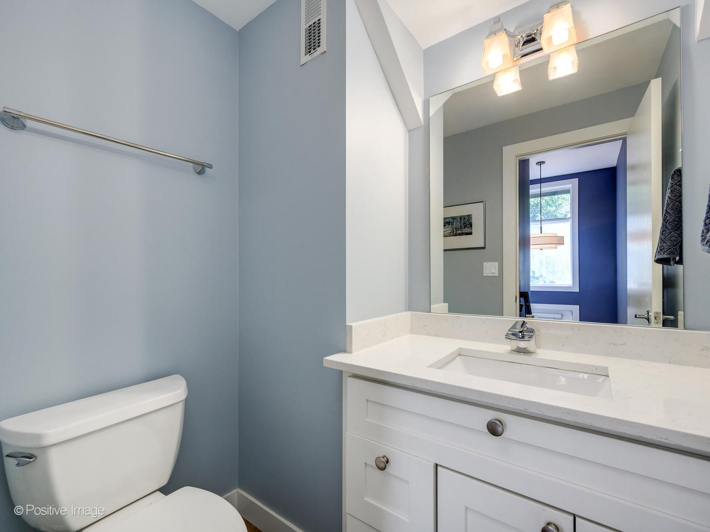 2823 N OAKLEY Avenue Unit: C