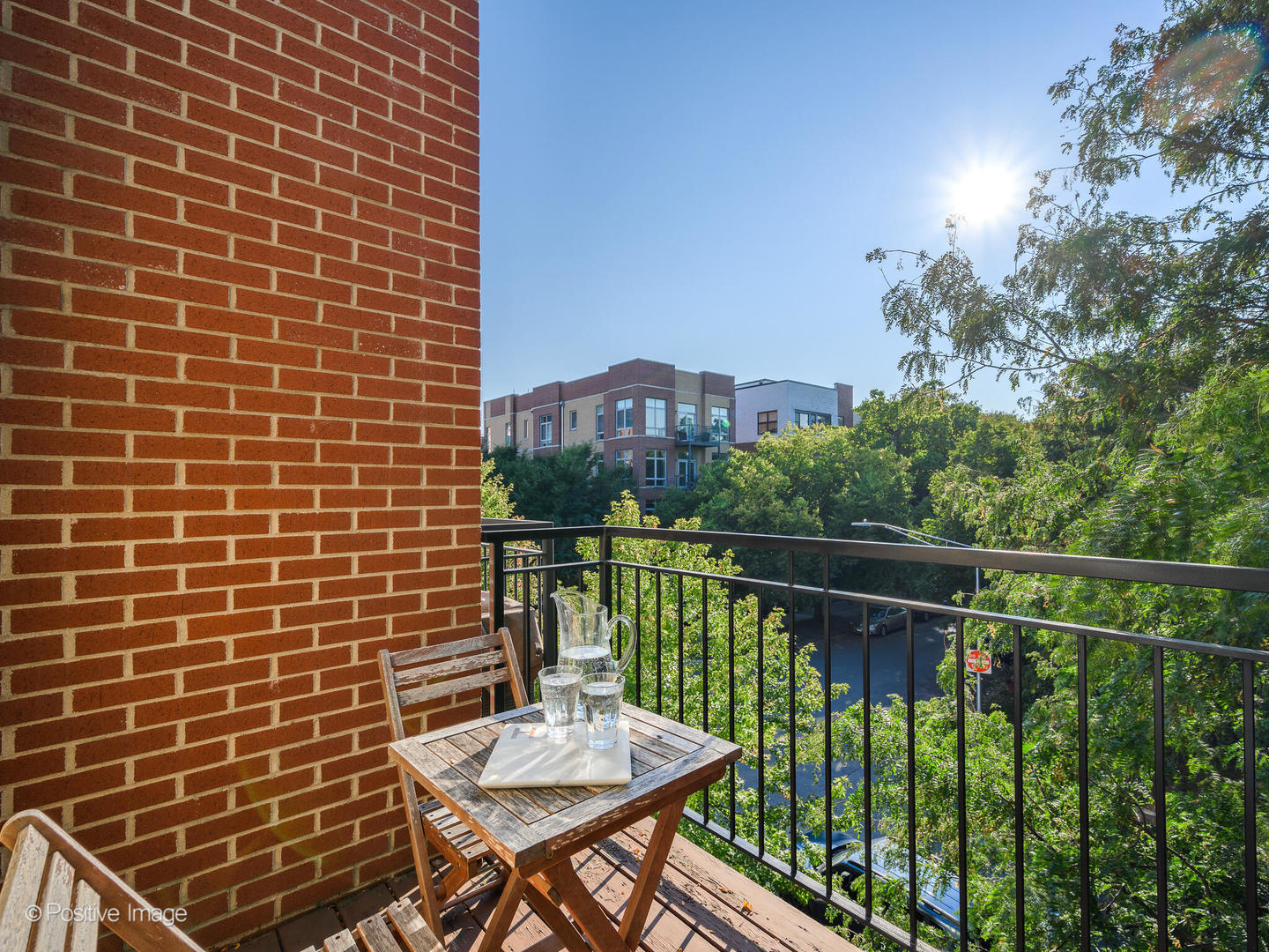 2823 N OAKLEY Avenue Unit: C