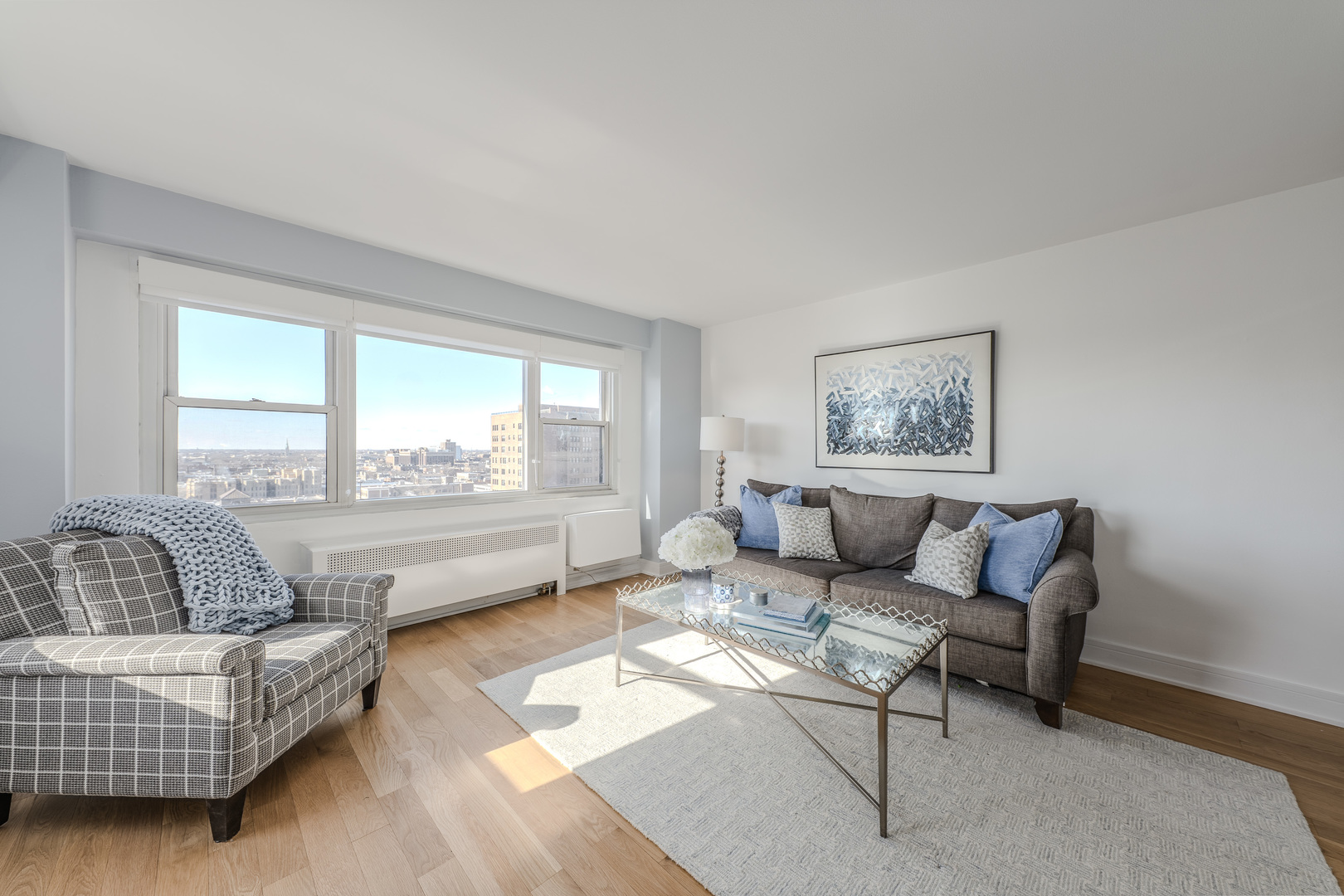 2909 N Sheridan Road Unit: 1511