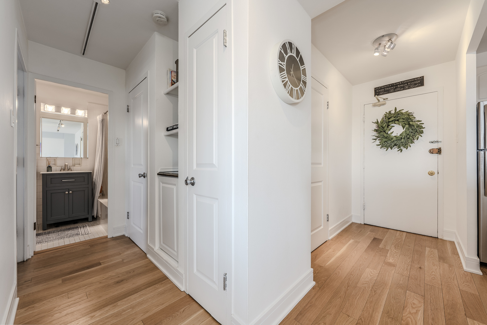 2909 N Sheridan Road Unit: 1511