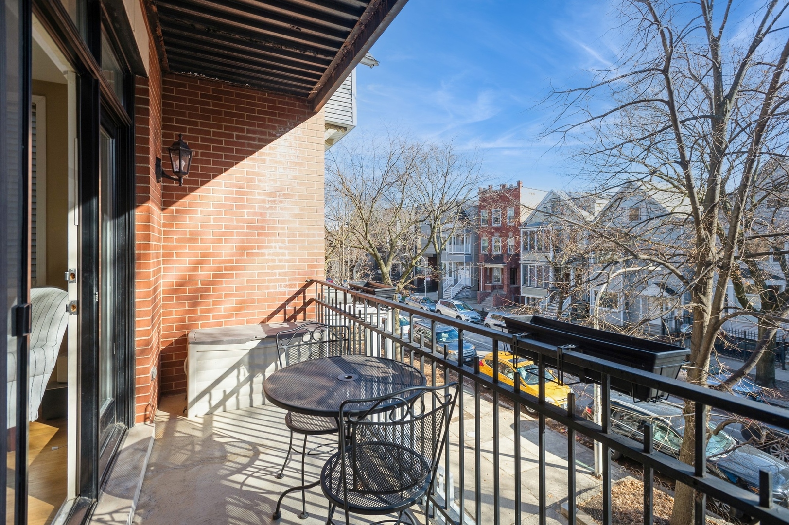 1728 W Roscoe Street Unit: 2