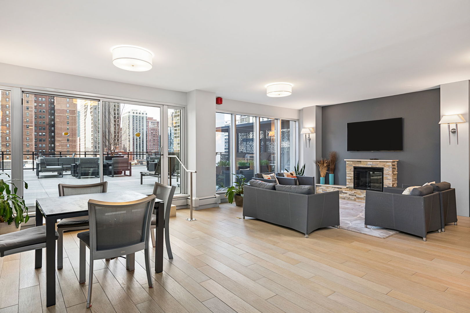 1000 N LAKE SHORE Plaza Unit: 39C