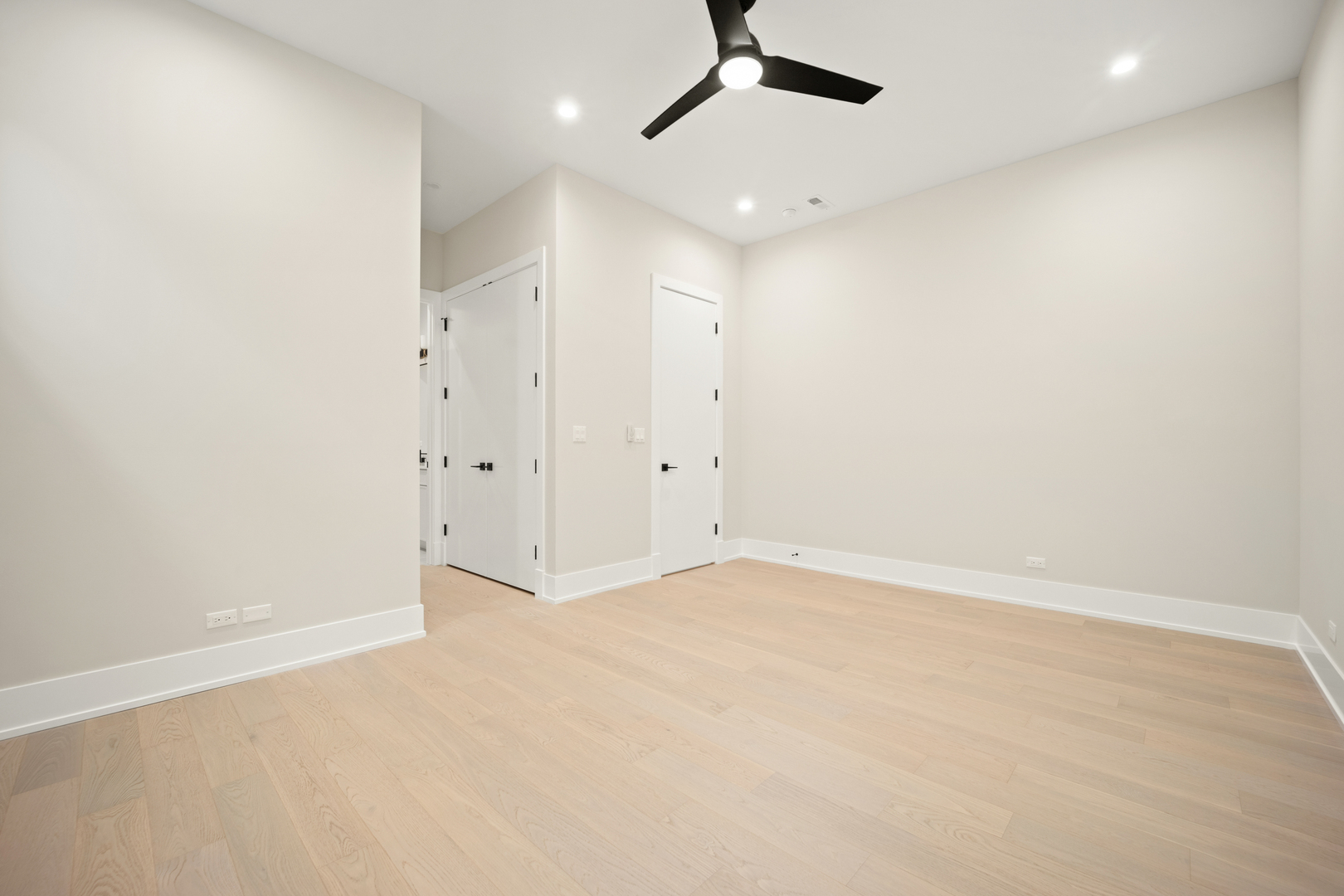 4343 N Richmond Avenue Unit: 1N