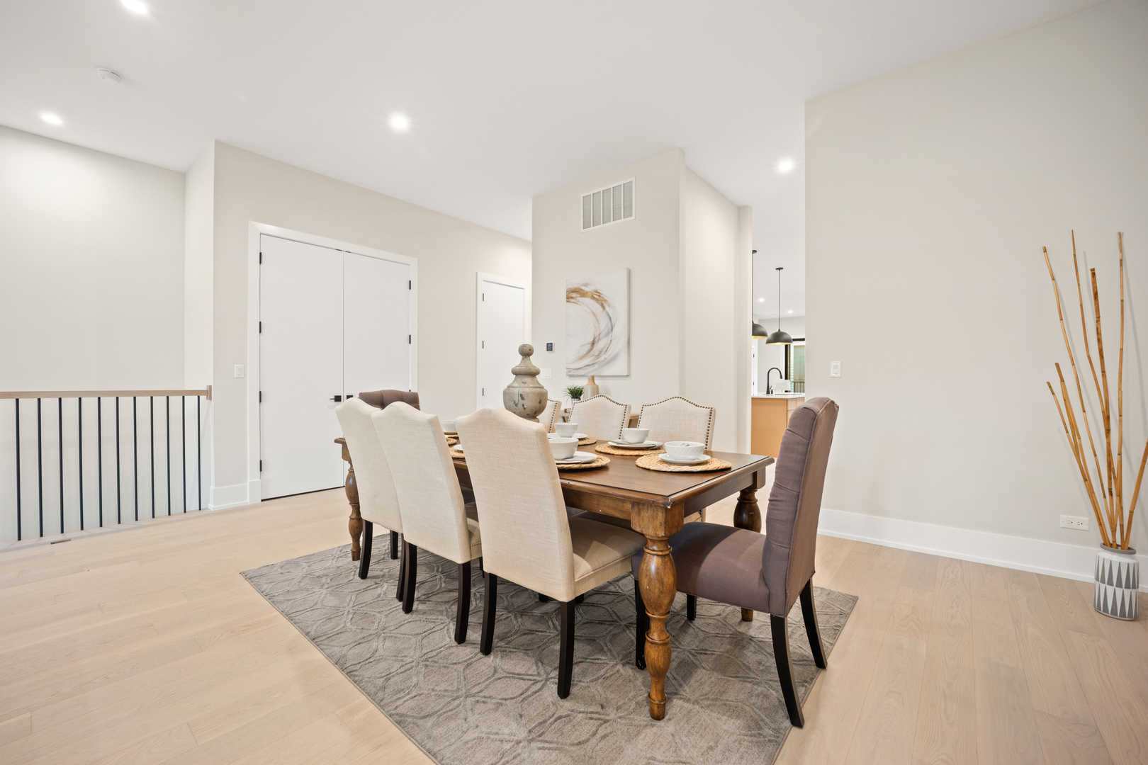 4343 N Richmond Avenue Unit: 1N