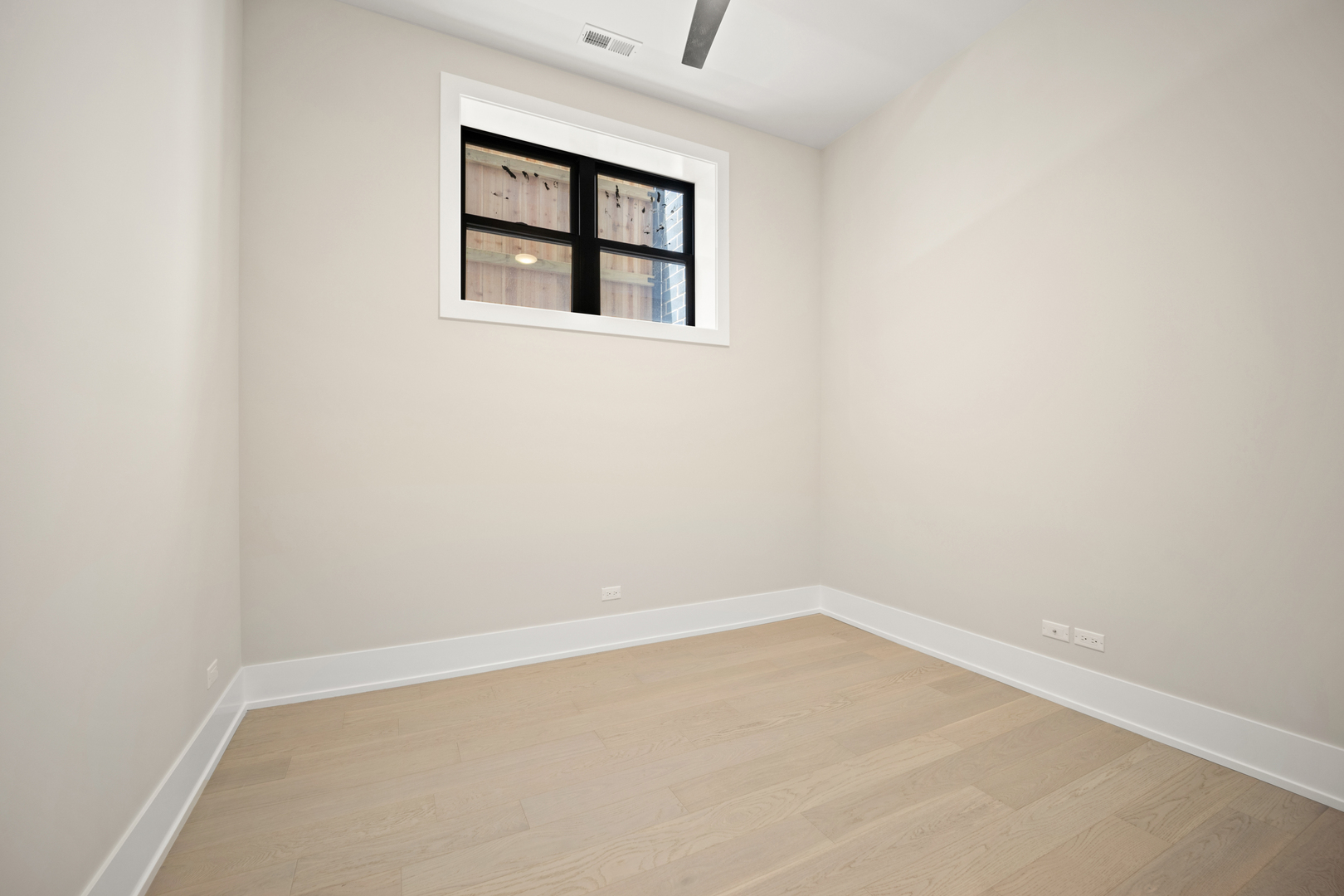 4343 N Richmond Avenue Unit: 1N