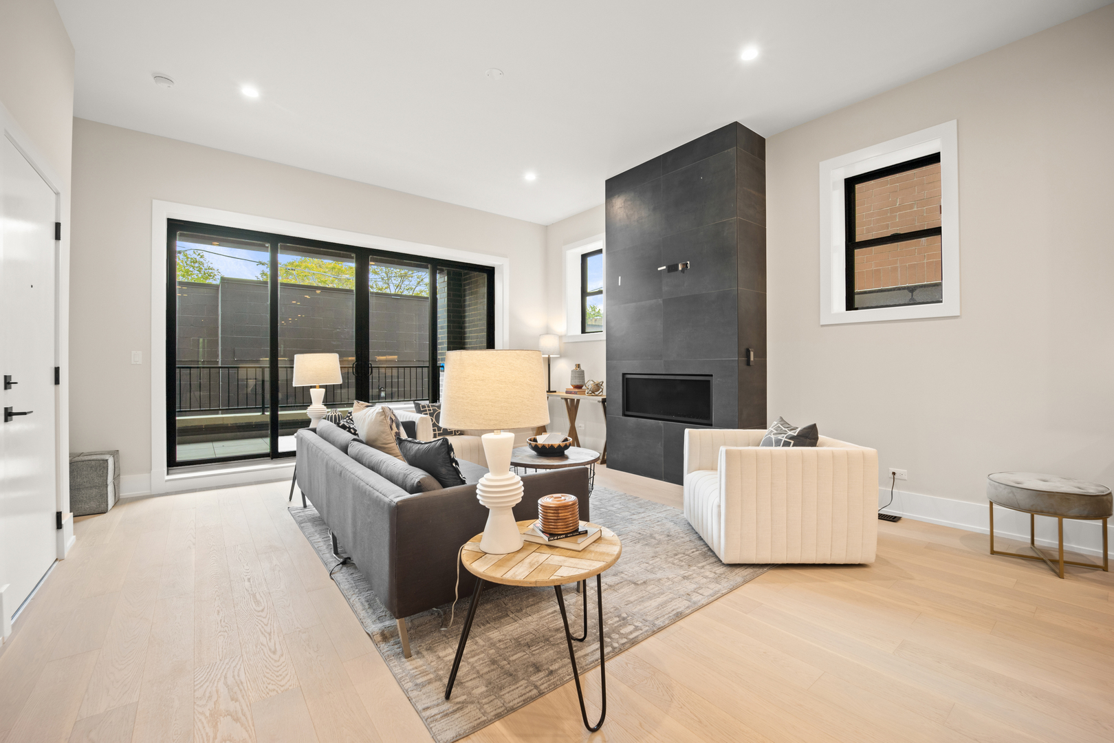 4343 N Richmond Avenue Unit: 1N