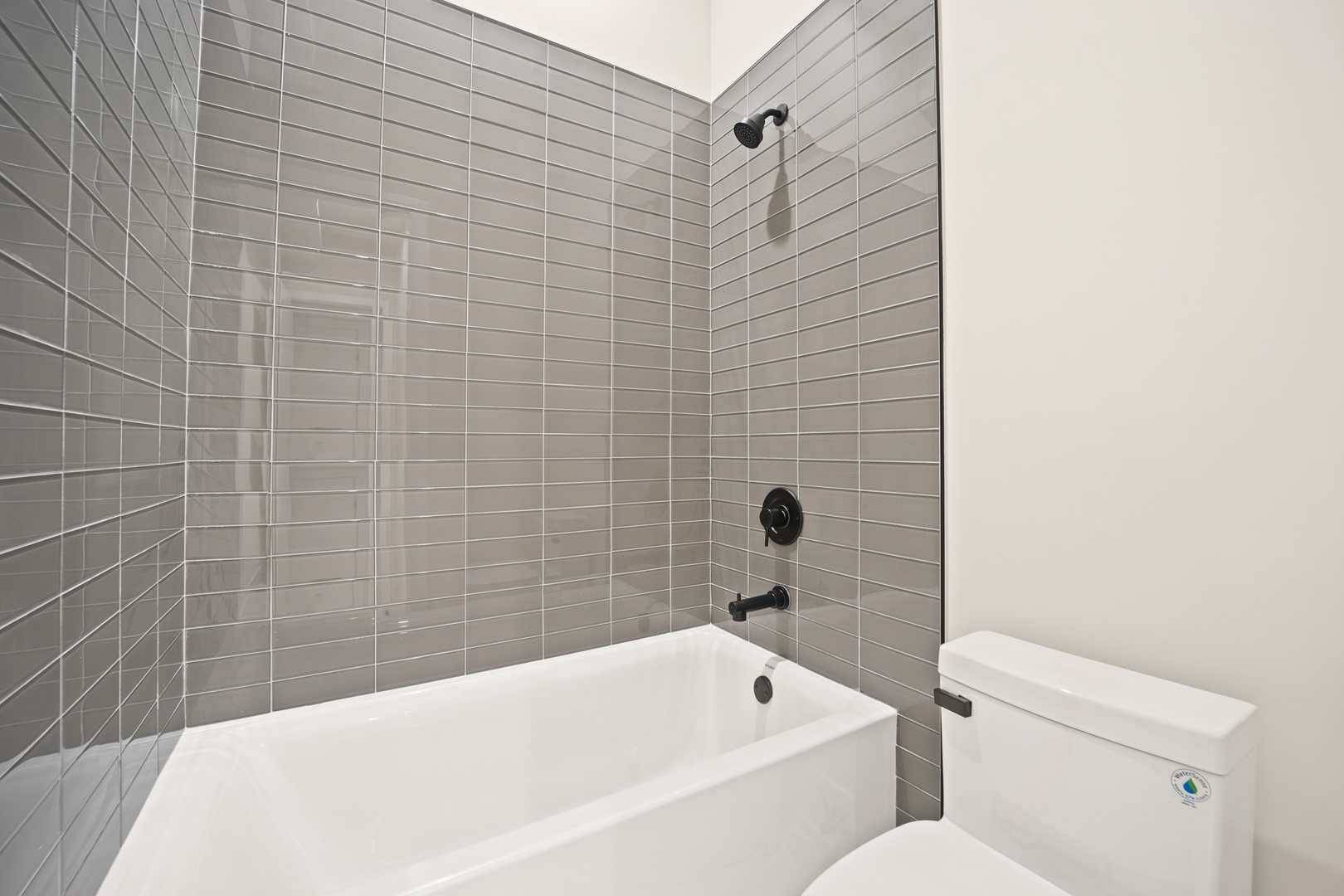 4343 N Richmond Avenue Unit: 1N