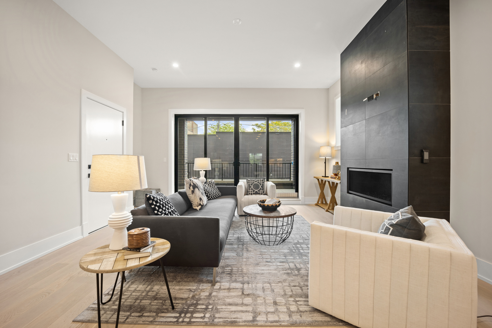 4343 N Richmond Avenue Unit: 1N