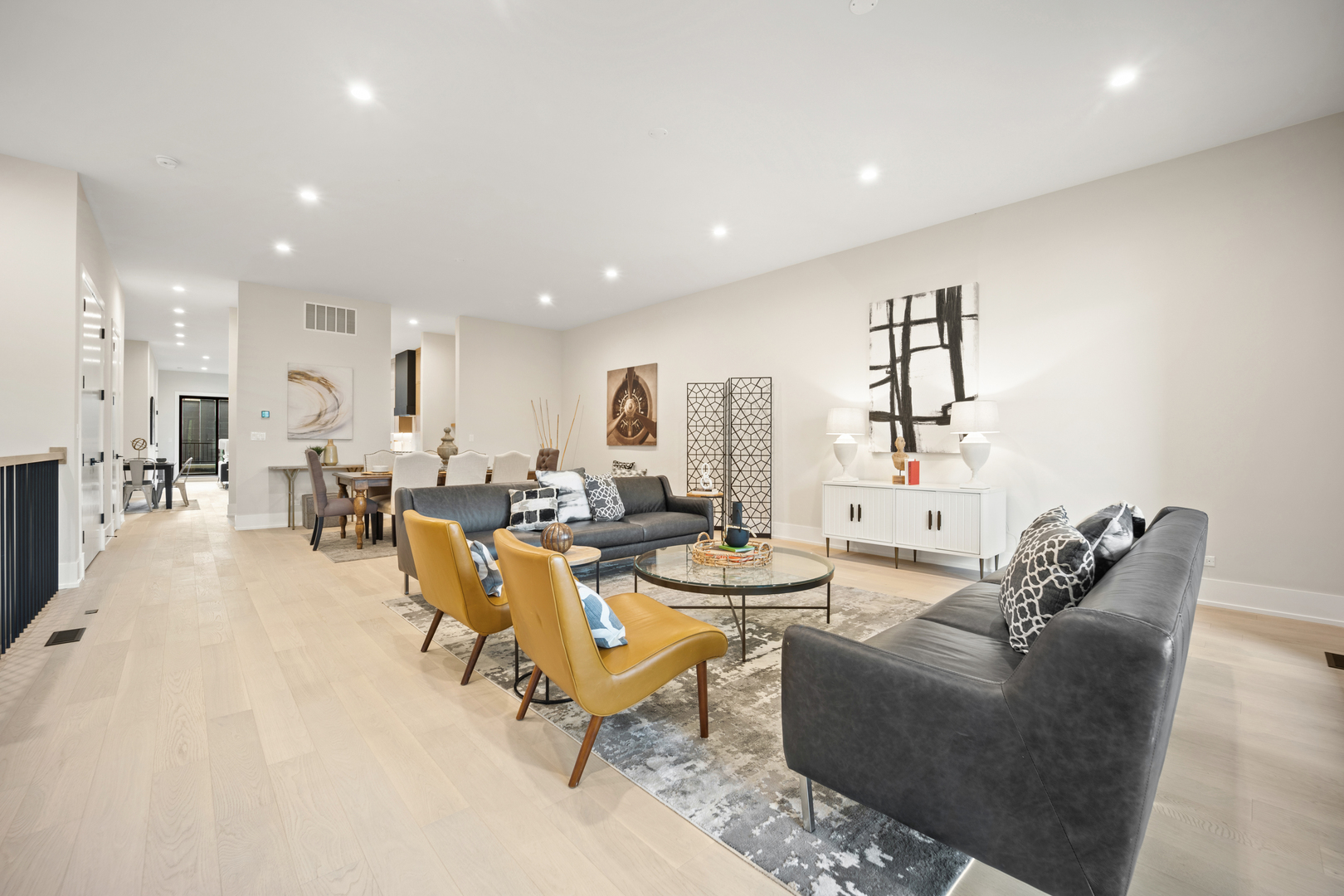 4343 N Richmond Avenue Unit: 1N