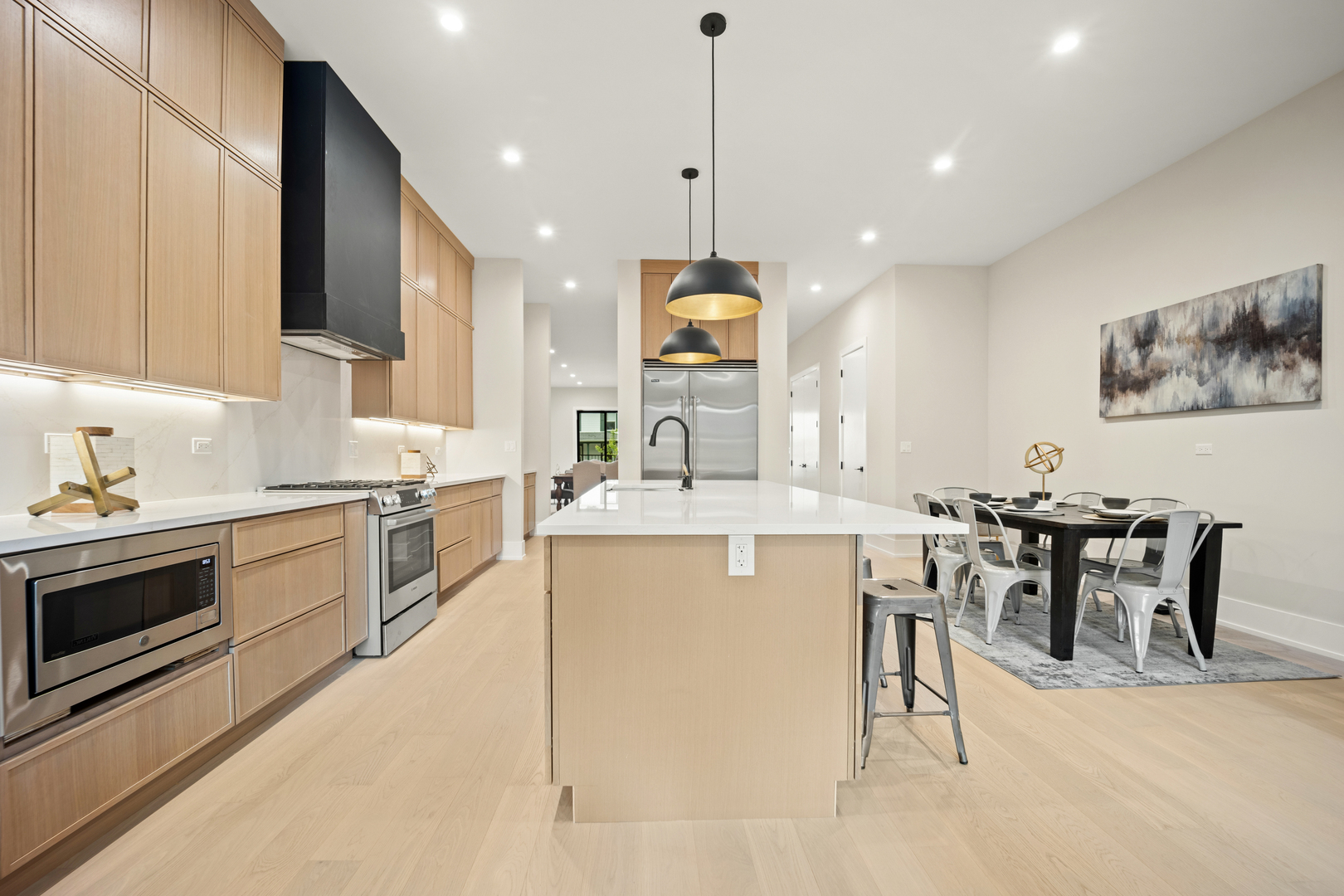 4343 N Richmond Avenue Unit: 1N