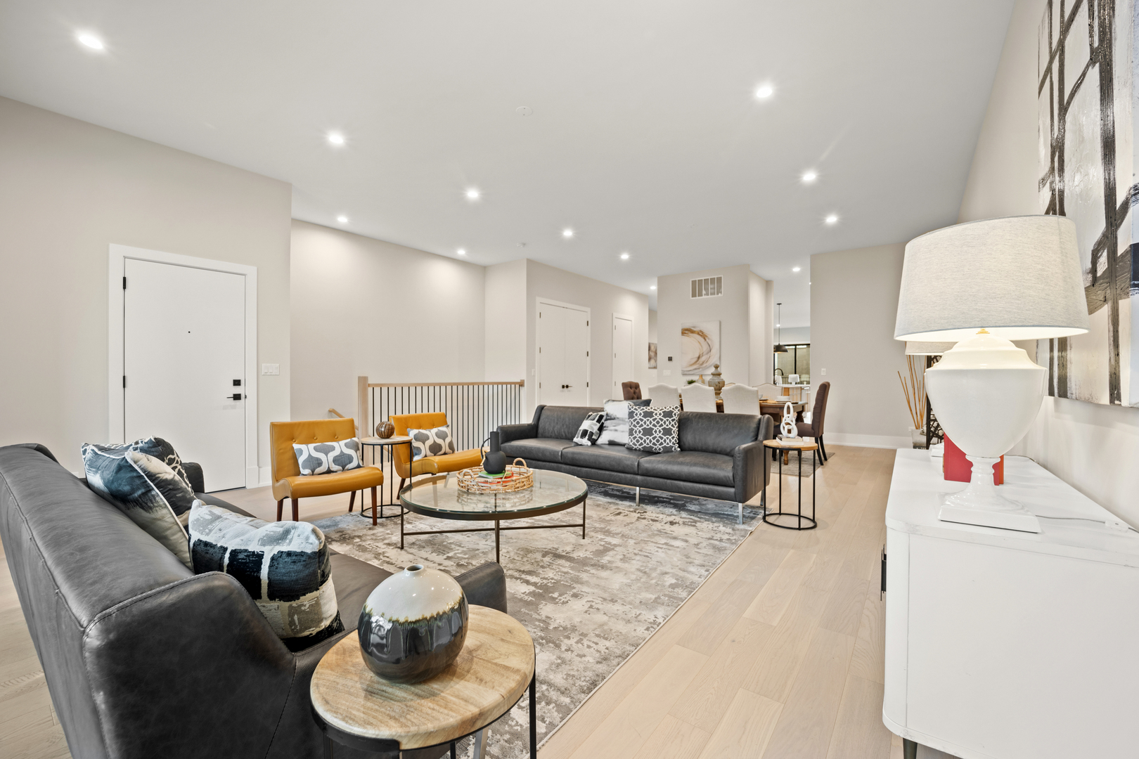 4343 N Richmond Avenue Unit: 1N