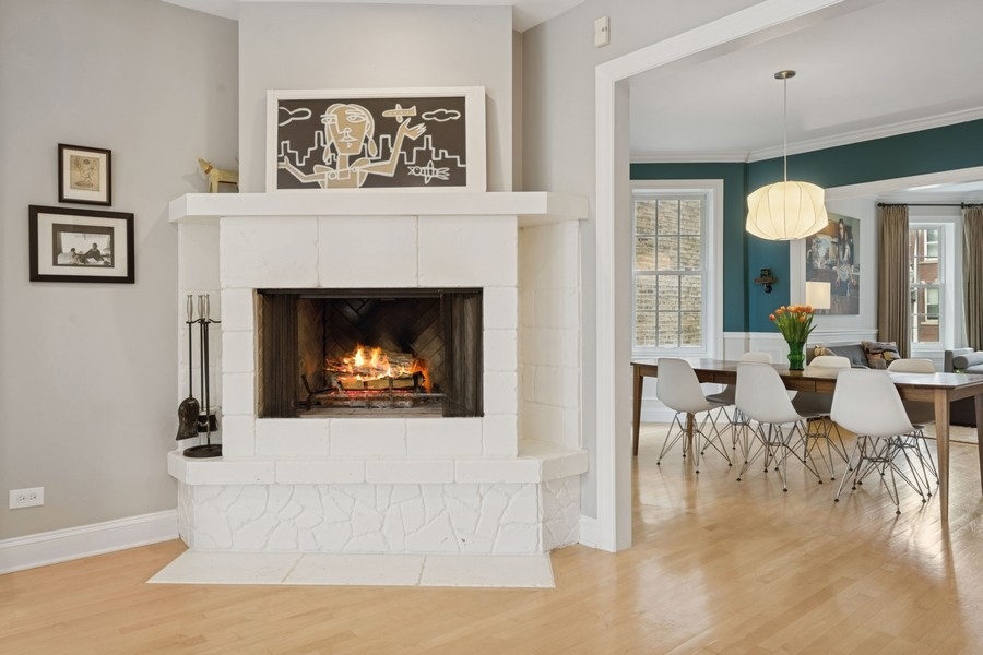 3643 N Oakley Avenue