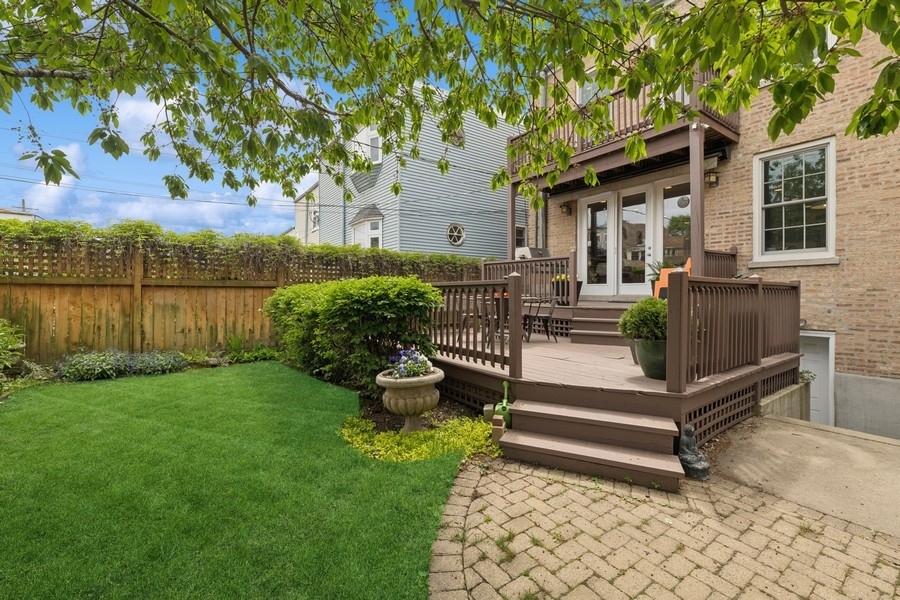 3643 N Oakley Avenue