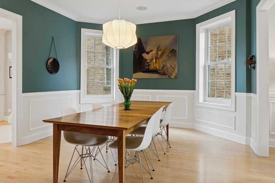 3643 N Oakley Avenue