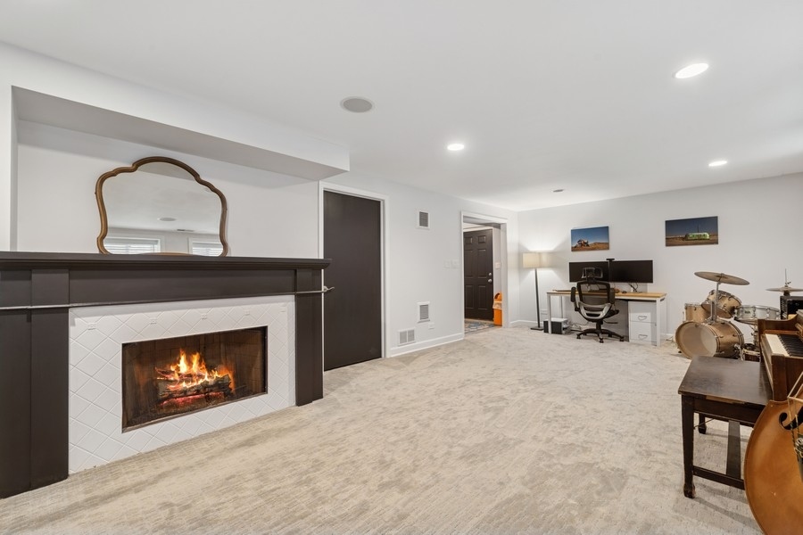 3643 N Oakley Avenue