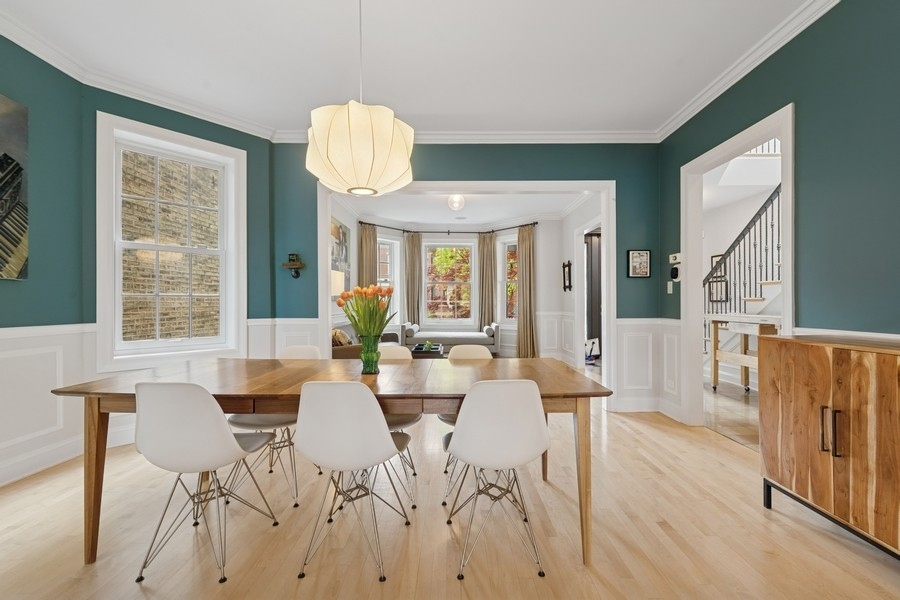 3643 N Oakley Avenue