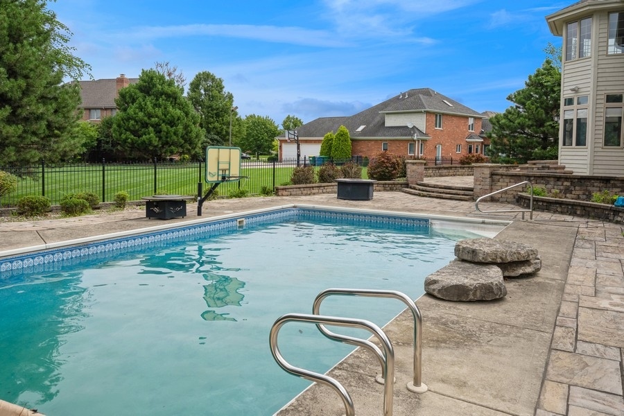 1913 Briarwood Circle