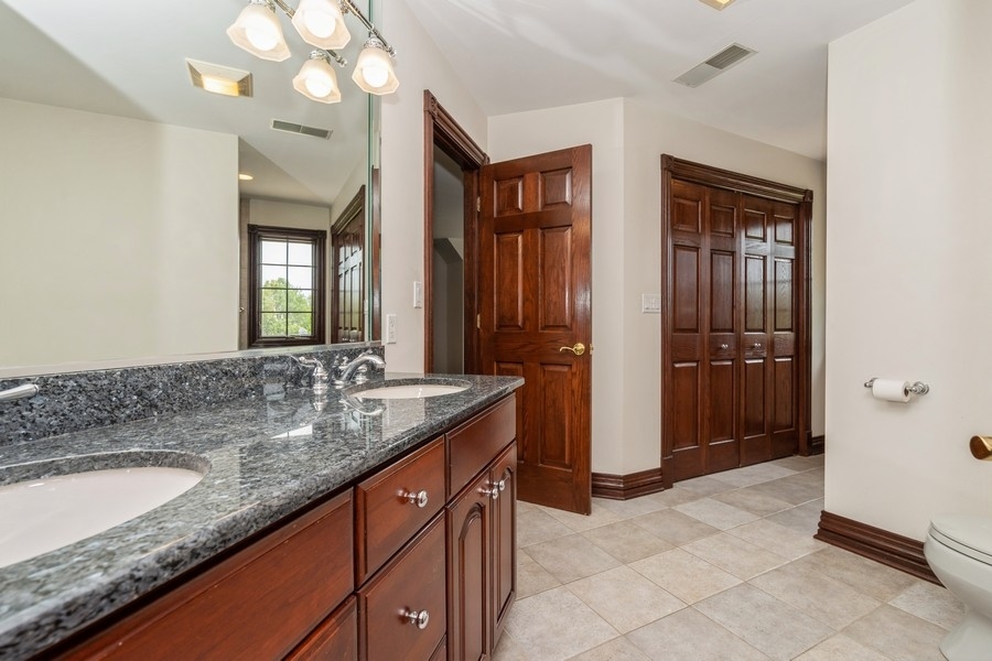 1913 Briarwood Circle