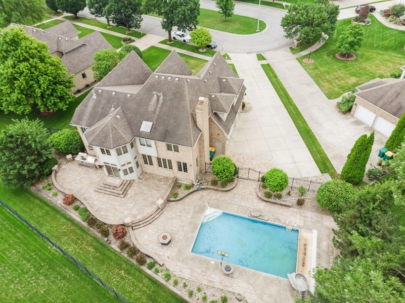 1913 Briarwood Circle