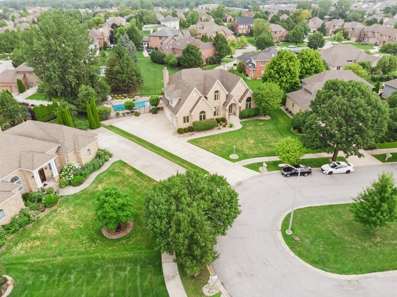 1913 Briarwood Circle