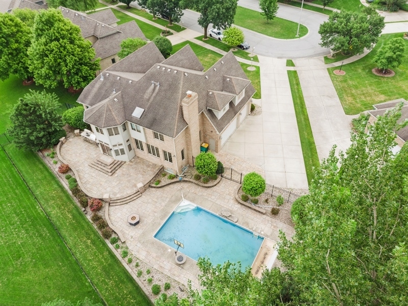 1913 Briarwood Circle