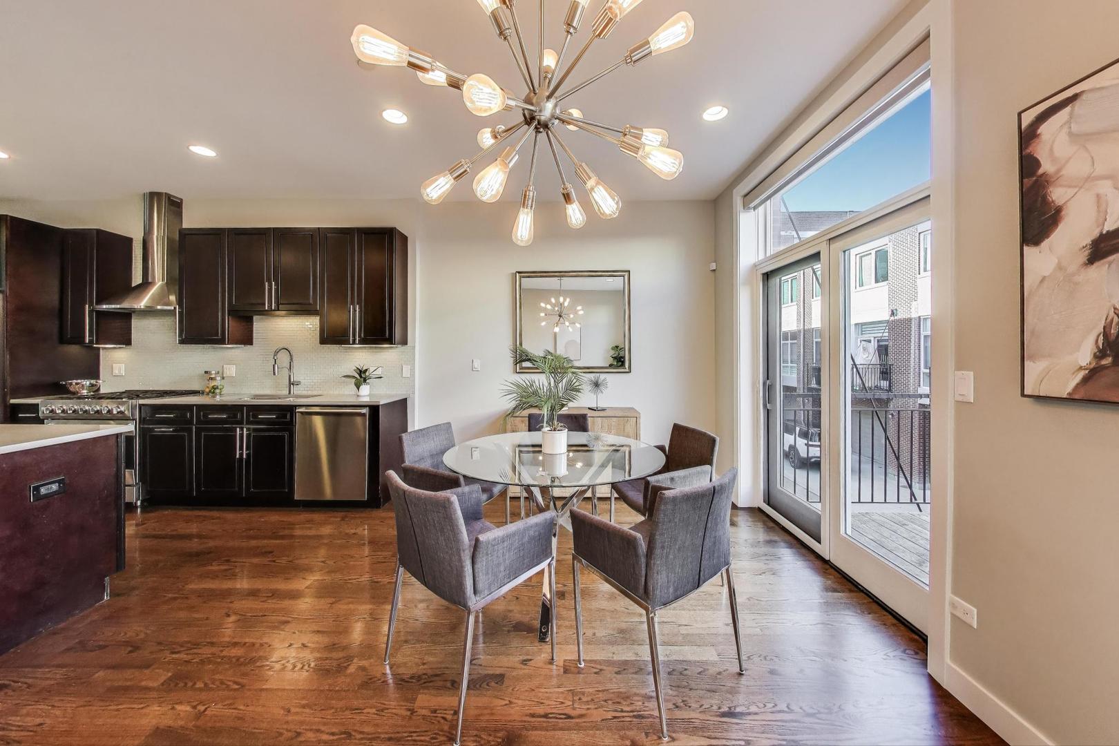 2823 N OAKLEY Avenue Unit: K