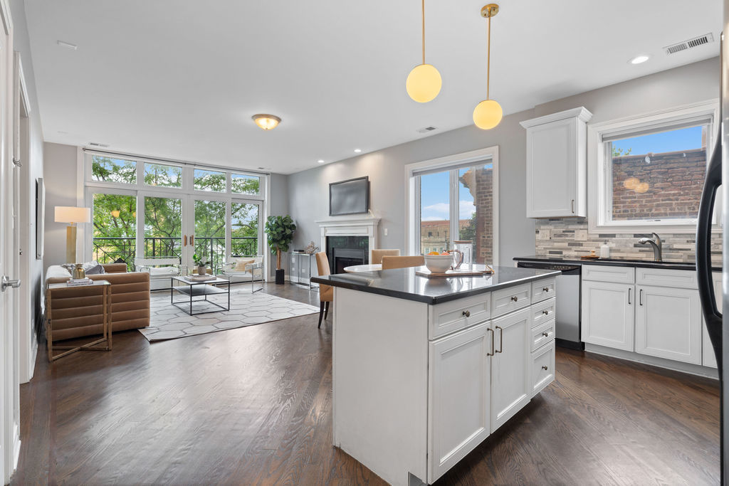 3101 N CALIFORNIA Avenue Unit: 3N