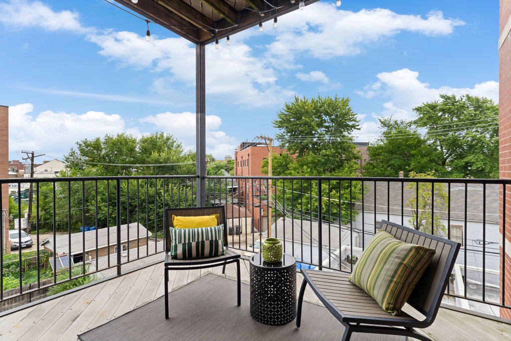 3101 N CALIFORNIA Avenue Unit: 3N