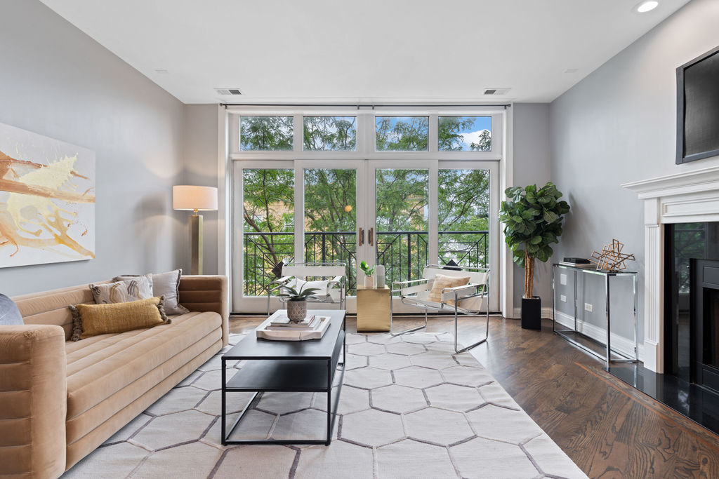 3101 N CALIFORNIA Avenue Unit: 3N