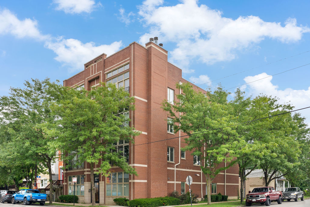 3101 N CALIFORNIA Avenue Unit: 3N