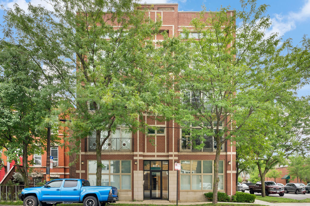 3101 N CALIFORNIA Avenue Unit: 3N