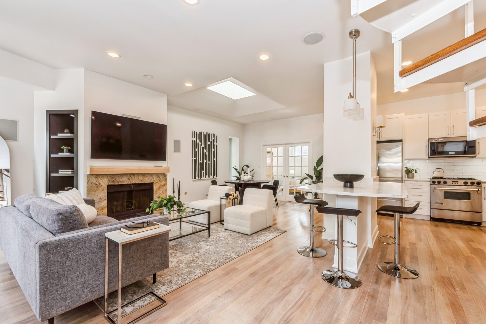 1349 W Webster Avenue Unit: 5