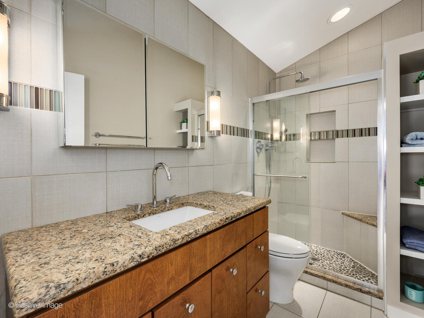 1349 W Webster Avenue Unit: 5