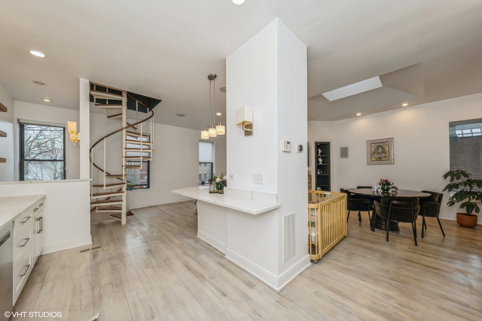 1349 W Webster Avenue Unit: 5